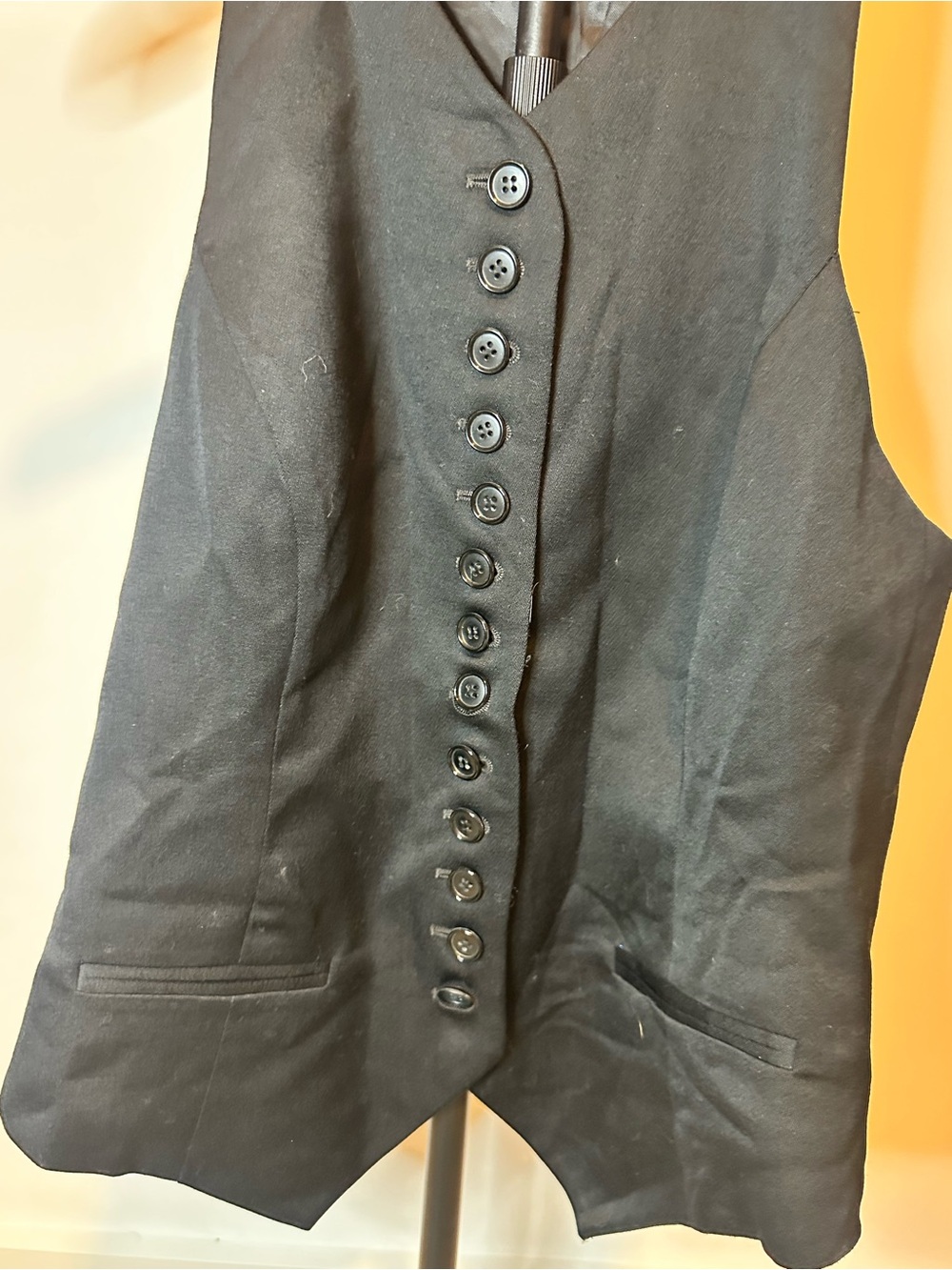Norma Kamali Black Tailored Button Vest - Picture 2 of 6